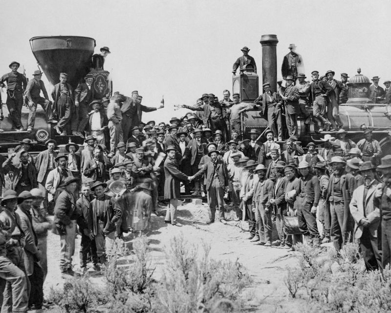 Célébration de l'achèvement du premier chemin de fer transcontinental sans reconnaissance des contributions asiatiques